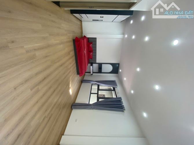 BÁN NHÀ MINH KHAI HÒA BÌNH 7 TT HBT 40m2 x 5 tầng giá 7 tỷ 6