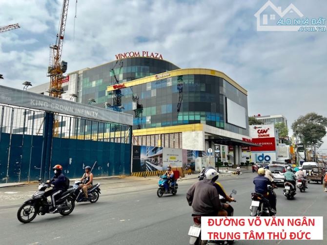 Nhà Trệt Lầu đường Võ Văn Ngân ngay TTTM Vincom Plaza Thủ Đức, sổ hồng 4,5 tỷ