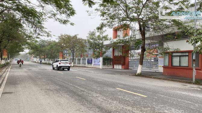 Bán nhà 5 tầng Phúc Lợi, Long Biên, ô tô đỗ cửa, view thoáng sáng, dt 36m2, giá 5,4 tỷ