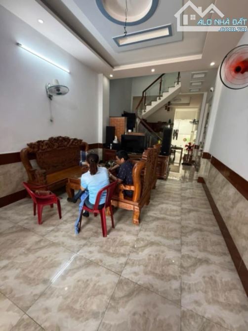 HÀNG HIẾM NGAY KCN TÂN THỚI HIỆP, Q12, 4x22M, HẺM 10M XE HƠI NGỦ TRONG NHÀ, CHỈ NHỈNH 5 TỶ