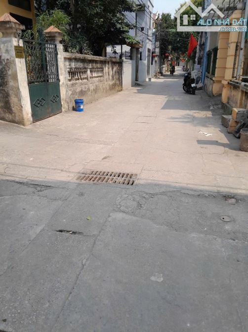 Bán nhà Yên Mỹ - Thanh Trì, 100m2 x 3 tầng, Lô góc, Ô tô tránh, Giá đầu tư