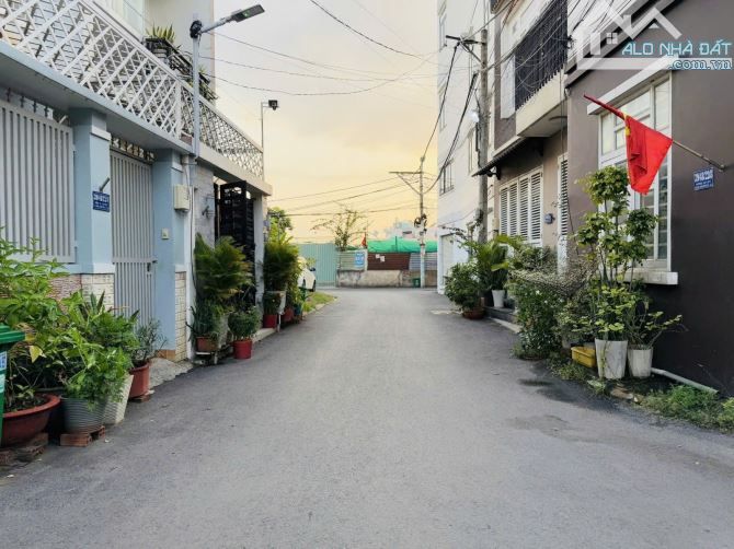 Bán nhà Lã Xuân Oai, Phường TNP A - Hẻm 6m, 4 tầng đẹp - 4x15m - NHỈNH 5 Tỷ