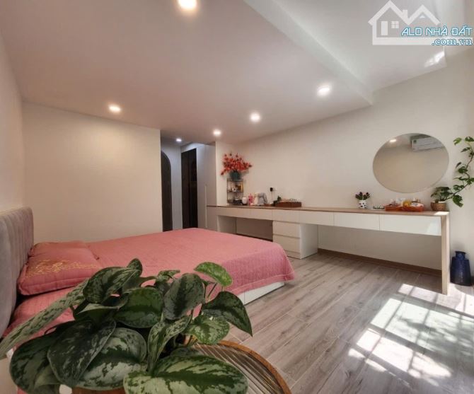 # Nhà Kiệt Ô tô đậu cửa Đặng Thuỳ Trâm, 74m2, 3 mặt thoáng, 2 tầng hiện đại, 3PN, 4.95 tỷ
