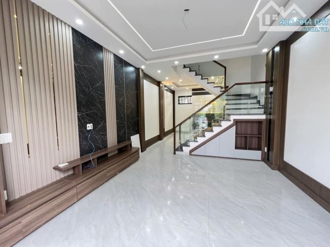 🌻Bán Nhà 4 Tầng – Hồ Sen – Lê Chân - 3,9 Tỷ – 45m² - vài bước chân ra mặt đường - 1