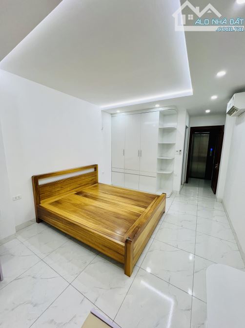 SIÊU PHẨM LÊ LỢI, HÀ ĐÔNG 5 TẦNG THANG MÁY, NGÕ THÔNG, PHÂN LÔ Ô TÔ, DT 35M2 CHỈ HƠN 8 TỶ - 1