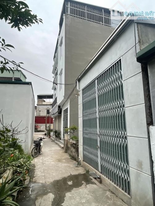 Thôn 3 Van Phúc - Thanh Trì, nhà cấp 4, DT: 44m, MT: 4m, gần trường Mầm non và chợ - 1