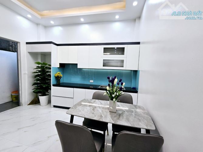 Bán nhà lô góc Cầu Giấy – 43m², 6 tầng, 7 phòng – Dòng tiền cao - 1