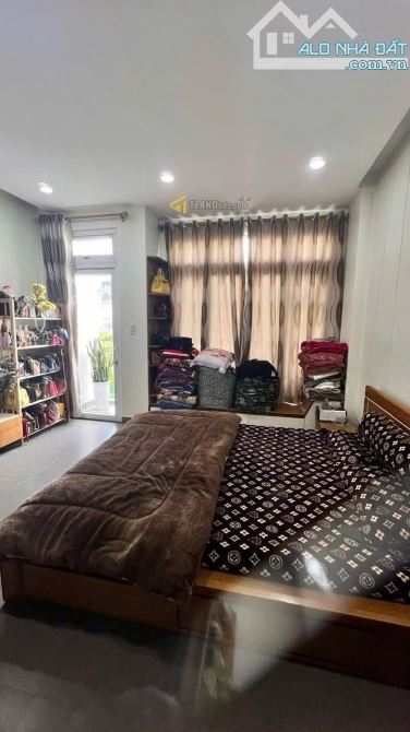 Bán căn nhà 3 tầng, nằm trong kqh rẻ nhất khu vực - 1