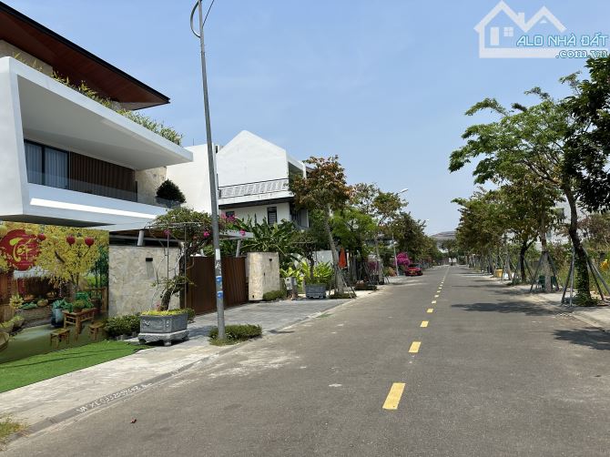 Bán đất biệt thự Euro Village 2 - Mặt tiền trục chính Nguyễn Văn Thông. 300m2 - Giá 21 tỷ - 1