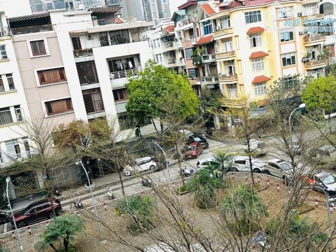 BÁN NHANH TÒA BUILDING VĂN PHÒNG TT CẦU GIẤY, 7 TẦNG THANG MÁY, THÔNG SÀN 100M2 GIÁ HỢP Ý - 1