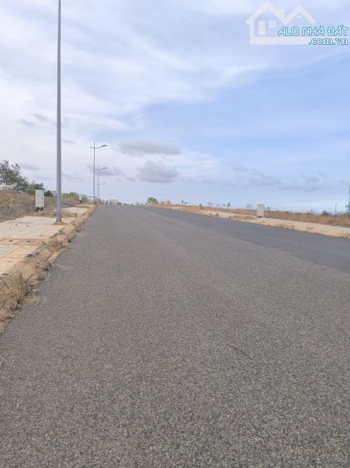 Bán lô 117m2 view biển, gần bãi tắm biển phan thiết giá chỉ 2ty1 - 1