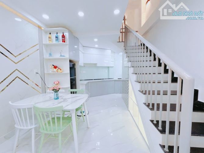 BÁN NHÀ 4 TẦNG NGUYỄN THỊ THẬP - HẺM XE HƠI 1 SẸT NGAY LOTTEMART -NHỈNH 7 TỶ - 1