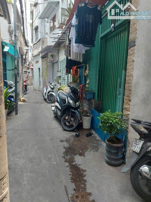 Bán nhà 2 tầng, gần công viên Khánh Hội Quận 4, KQH, giá 2.4 tỷ (TL) - 1