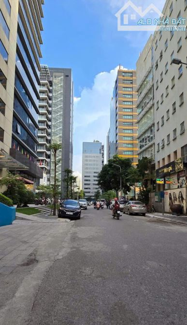 Tòa Building phố Tôn Thất Thuyết, sau Quận ủy, hạ tầng siêu cấp, MT rộng, 240m2, cực hiếm - 2