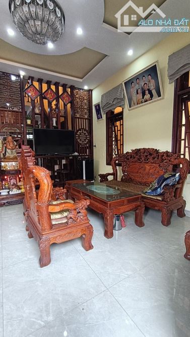 🔥 SIÊU PHẨM BIỆT THỰ ĐẲNG CẤP – THIẾT KẾ CỔ ĐIỂN & HIỆN ĐẠI – SÂN VƯỜN RỘNG – 200M² - 2
