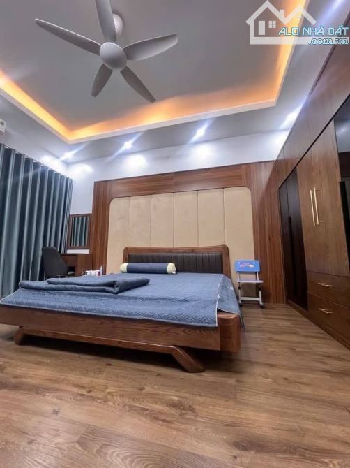 NHÀ PHỐ KIM MÃ NGÕ NÔNG SÁT PHỐ -BA GÁC -KD NHỎ -60M2-15,6 TỶ - 2