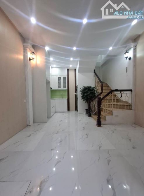 BÁN NHÀ KIM GIANG - 25M² - 4 TẦNG - MẶT TIỀN 4.2M - GIÁ 5.2 TỶ. HIẾM CÒN 1 CĂN DUY NHẤT - 2