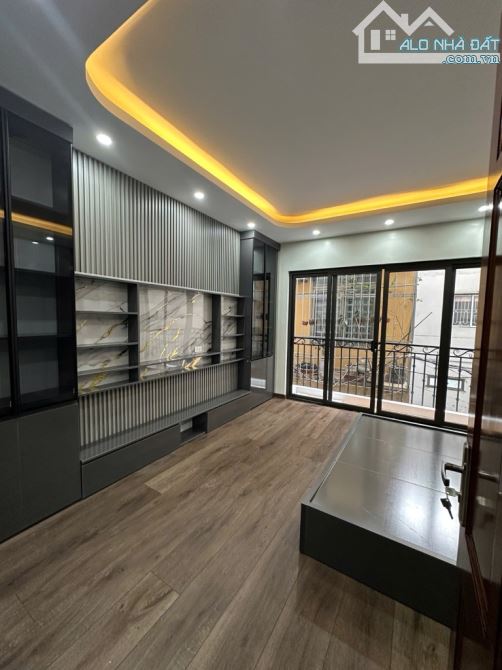 Phố Lụa, Vạn Phúc - MỚI KÍNH COONG, Ô TÔ ĐỖ CỬA, FULL NỘI THẤT - DT 37m x 5T - Nhỉnh 7 tỷ - 2