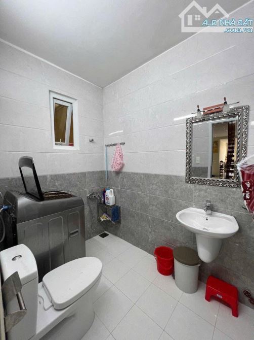 Bán nhà 140m2 KQH An Sơn p4 3 Phòng ngủ nội thất cao cấp - 2