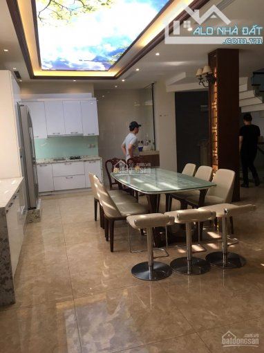 Cho thuê biệt thự Bán Đảo Linh Đàm Hoang Mai DT 250m x 3,5T, mt 10m ô tô đỗ cửa giá 40 tr - 2