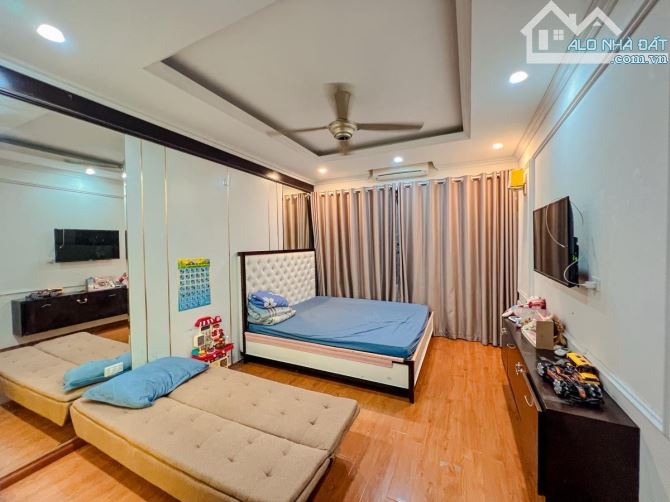 Lô góc hái ra tiền phố Minh Khai - 35m x 5T - kinh doanh tại nhà - 20m ô tô tránh - 2
