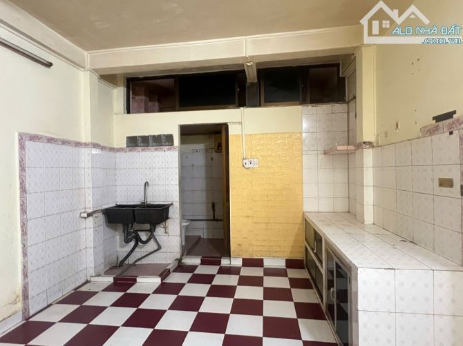 BÁN GẤP - SÁT QUẬN 10 -LÊ ĐẠI HÀNH- 2 MẶT THOÁNG-HẺM 7M -41M2- CHỈ 6,99TY x 3 TẦNG BTCT - 2