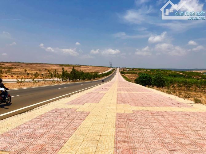 Bán lô đất giá giảm nửa so với thị trường - ngay ngã ba 716 Hoà Thắng - 2,7 triệu/m2 - 2