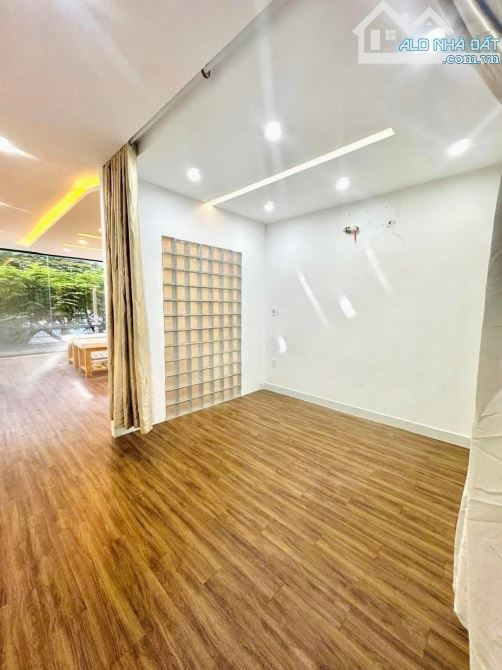 Cho thuê nhà mặt tiền 77m2, 4 tầng, đường Phan Châu Trinh, Hải Châu - 2