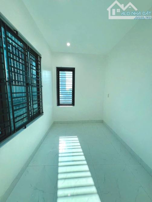 CC GỬI BÁN CĂN NHÀ 3T MỚI TINH PHƯỜNG TRẦN LÃM - 2