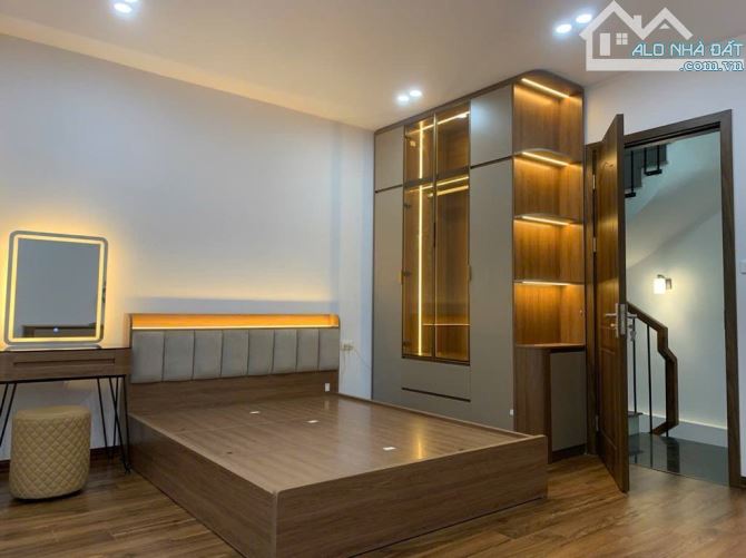 BÁN GẤP 🏠🏠 NHÀ ĐẸP THƯỢNG THANH - LONG BIÊN 30M2 x MT 4.8m, TẶNG NỘI THẤT, Ở NGAY💸 5.3T - 2