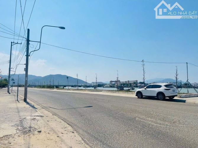 BÁN LÔ GÓC VIEW BIỂN MẶT TIỀN NGUYỄN VĂN LINH RỘG 30M VÀ 10M-HÒN RỚ 1.DT 193,6M NGAG 36,5M - 2