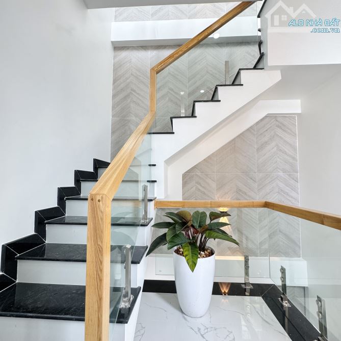 NHÀ ĐẸP MỚI VỪA XÂY XONG LỘ RỘNG 7M CÁCH ĐỒNG VĂN CỐNG 20M, 3PN CÓ SÂN THƯỢNG - 12