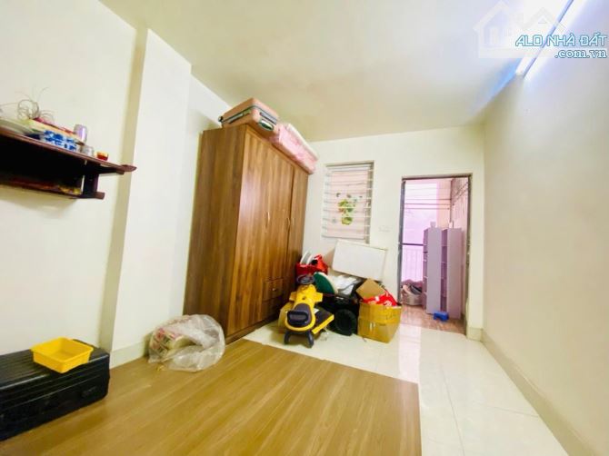 BÁN NHÀ NGÕ NÔNG GẦN PHỐ BA GÁC ĐỖ CỬA ĐỘI CẤN BA ĐÌNH 11TỶ 30m 5TẦNG MT 3.5m - 3