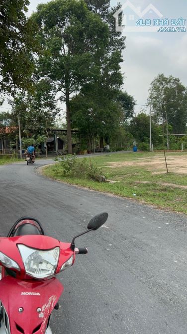 3239m2 đất giá rất rẻ, MT Đ.Nguyễn Thị Náo, xã Trung Lập Thượng, QH đất ở toàn bộ, 5.5 tỷ - 3
