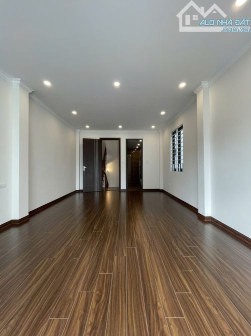 🔥BÁN NHÀ NGÕ 63 CỔ LINH - LONG BIÊN-6 TẦNG-Ở NGAY🏡42m²-GIÁ 6.25 TỶ(TL) - 3