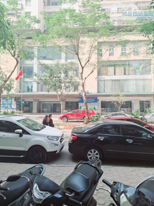 Bán CC tầng 17 KDT Văn Khê, 97m, 3 ngủ, giá 4 tỷ 6 - 3