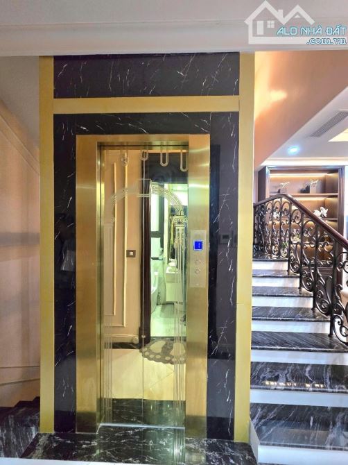 BÁN PHÂN LÔ ĐẸP NHƯ BIỆT THỰ QUẬN THANH XUÂN , Ô TÔ TRÁNH , 79M CHỈ 2X TỶ - 3