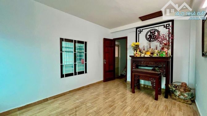 Bán nhà Phạm Văn Đồng - Diện tích 32m2, mặt tiền hơn 5m, lô góc, nội thất xịn. - 3