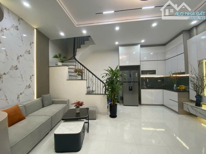 BÁN NHÀ MINH KHAI HÒA BÌNH 7 TT HBT 40m2 x 5 tầng giá 7 tỷ 6 - 3