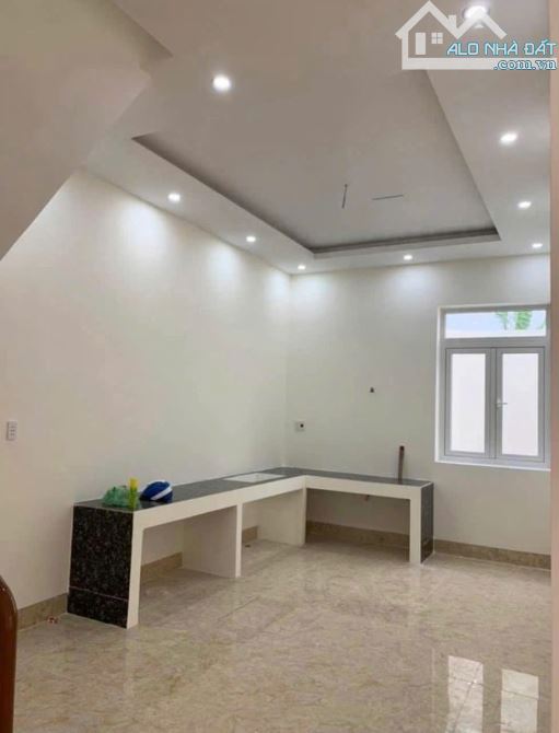hàng khủng vuông vức, vị trí siêu đẹp đường rộng mênh mông,tại ngủ hành sơn - 3