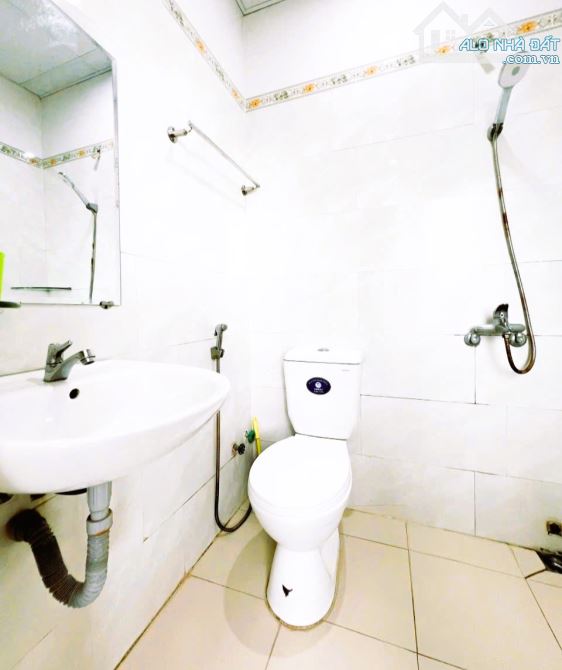 KHÁCH SẠN VIP - 4 TẦNG - 20 PHÒNG - DÒNG TIỀN 60 TRIỆU/THÁNG, GẦN BẾN XE TT LIÊN CHIỂU. - 3