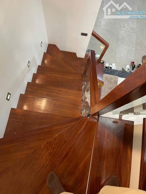 Nhà đẹp 65m2, MT4.5m đường Vĩnh Hưng. Gần phố, GARA, thang máy. Kinh doanh - 3