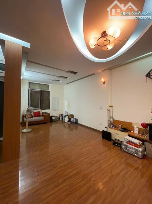 Giảng Võ ở ngay, Phân lô CB, Đầu ngõ, Oto vào nhà. 76m2 x 6t, MT 7.7m. 26.5 tỷ - 3