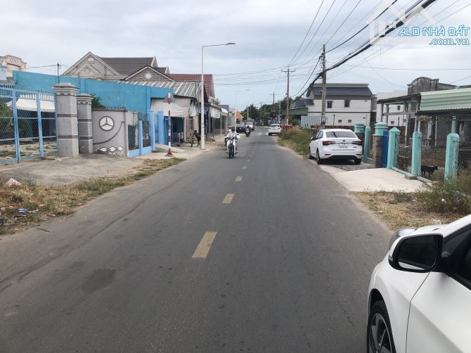 Thị trấn Phước Hải,424m2,có 7,6m mặt tiền, dài 41m, nở hậu 18m, 100 thổ cư, cách biển 500m - 4