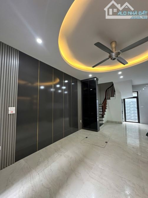 Phố Lụa, Vạn Phúc - MỚI KÍNH COONG, Ô TÔ ĐỖ CỬA, FULL NỘI THẤT - DT 37m x 5T - Nhỉnh 7 tỷ - 4