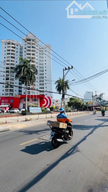 Bán Nhà Đường Thoại Ngọc Hầu, Hẻm 8m, DT: 8.1 x 21, 12 Phòng, 18 Tỷ - 4