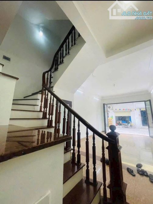HIẾM : 5T - 61/66 M - LÔ GÓC 2MT - OTO VÀO , KD - GẦN NGAY ĐHCN - NHỔN - 4