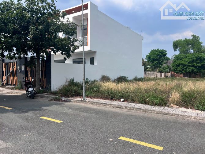 Nhà bán trong KDC An Viễn, Phùng Hưng. đầy đủ nội thất. 2.5 tỷ /128m2 - 4