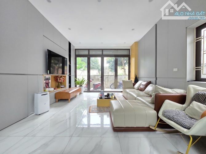 Hàng hiếm - lô góc - ô tô đỗ cửa - nở hậu - tặng full nội thất. Dt 42m2, giá 6,5 tỷ - 4