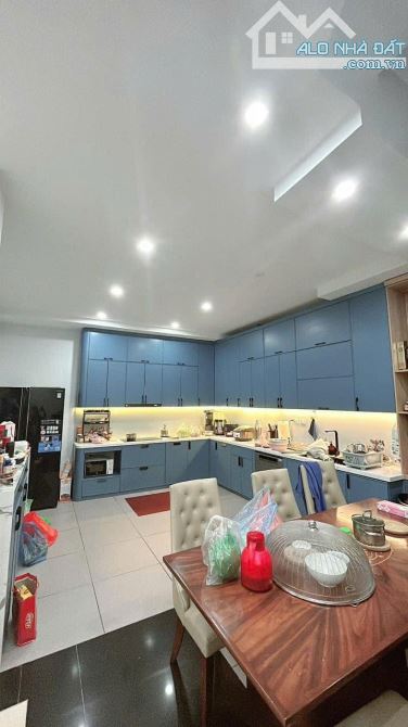 Lô Góc, 2 Mặt Thoáng Phùng Chí Kiên - Hoàng Quốc Việt, 60m2, 5 Tầng MT 4.5m nhỉnh 16 tỷ - 4